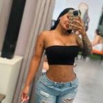 Hermosa linda cariñosa y arrechita en la cama 0999869077