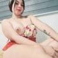 Niña hermosa y atrevida en la cama 0986711083